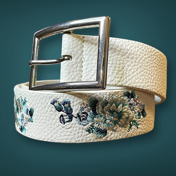 White House Black Market Accessories - White House Black Market Women’s White Leather Floral Embroidered Hip Belt - XS